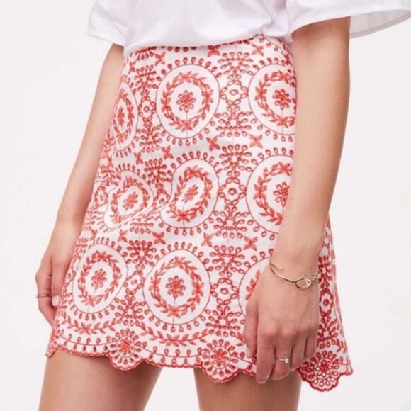 LOFT Dresses & Skirts - NWT LOFT Embroidered Eyelet Medallion Mini Straight Skirt Size 2